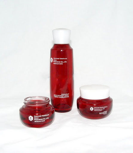 Custom Emulsion red Cosmetic Glass Bottle Bottles and Jars 130ML 100ML 50ML 30ML